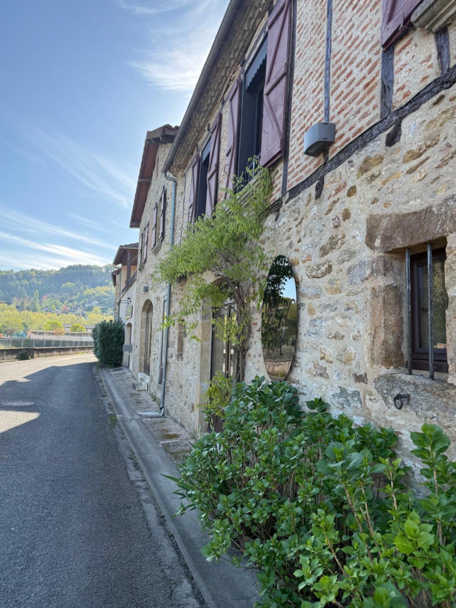 Le Victor Hugo - Hotel Et Restaurant - Logis Hotels Saint-Céré Exterior foto
